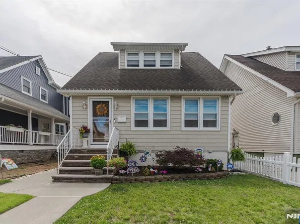 334 Travers Pl, Lyndhurst, NJ 07071