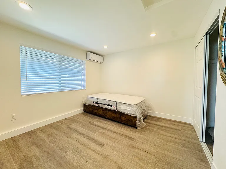 1235 W Sycamore Ave #ADU — Photo 4
