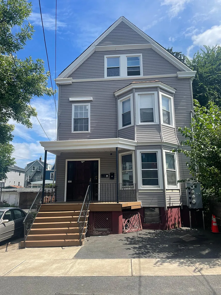 Building Photo - 165 N 11th St #3