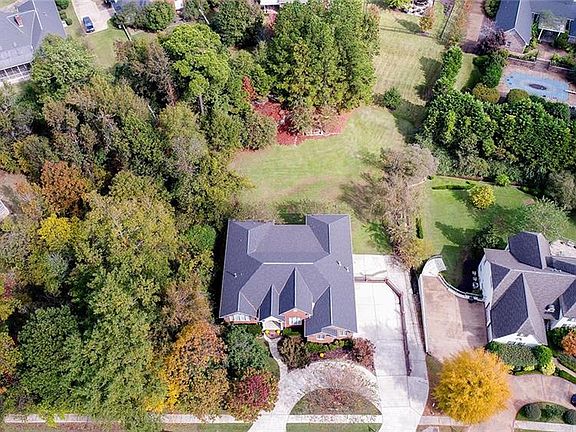 4th image of 2091 Westminster Ln