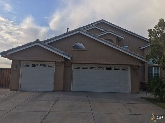 2nd image of 2750 Sandalwood Dr
