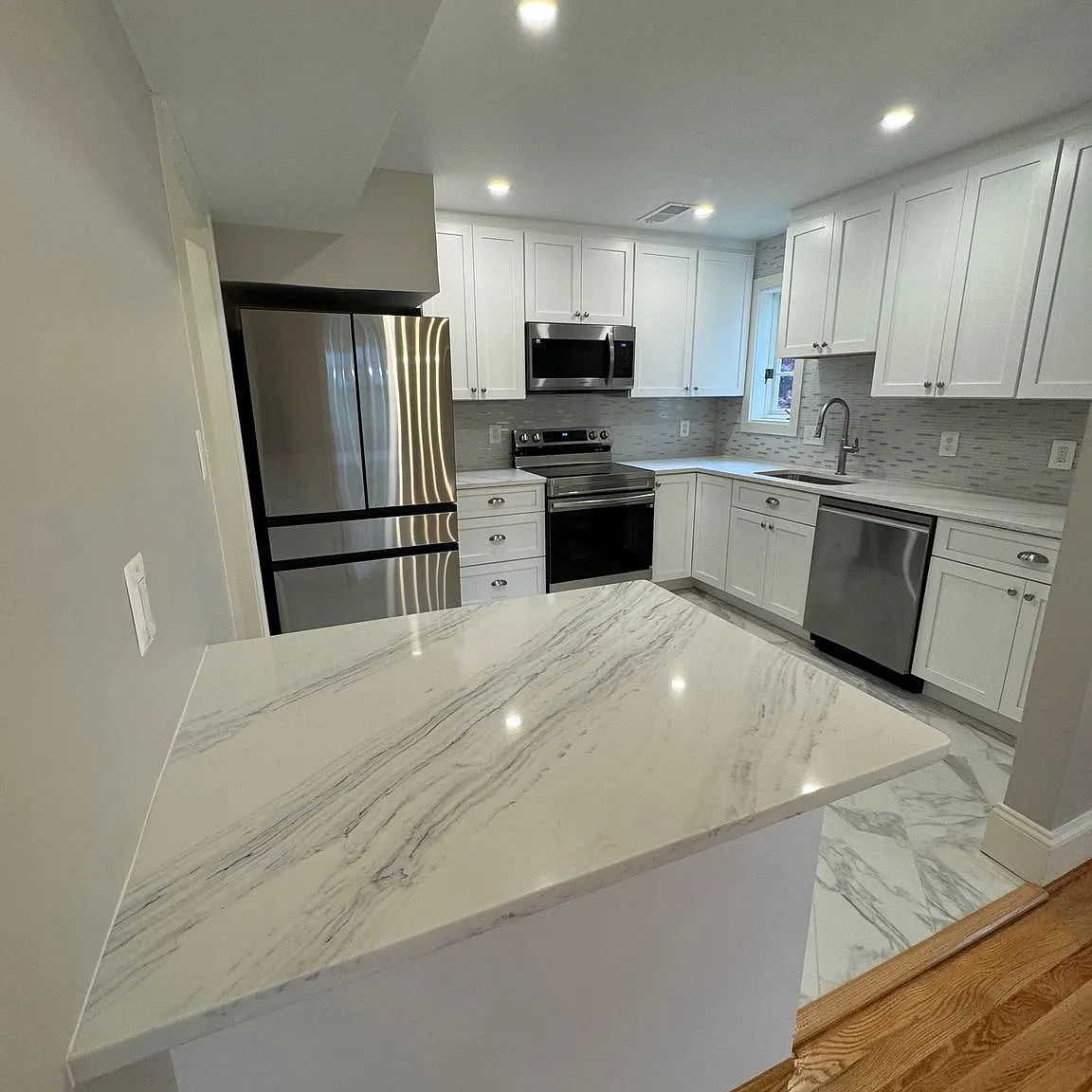 3 bed, 2.5 bath, 1164 sqft, $4,200 — Photo 1