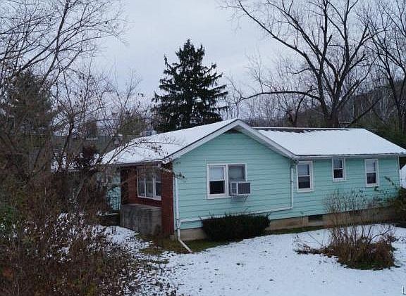 3rd image of 2565 N Delaware Dr