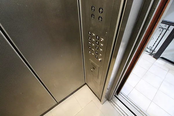 Rented by Blip LLC | media 37