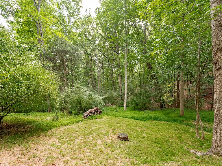 157 Greenwood Ct — Photo 5