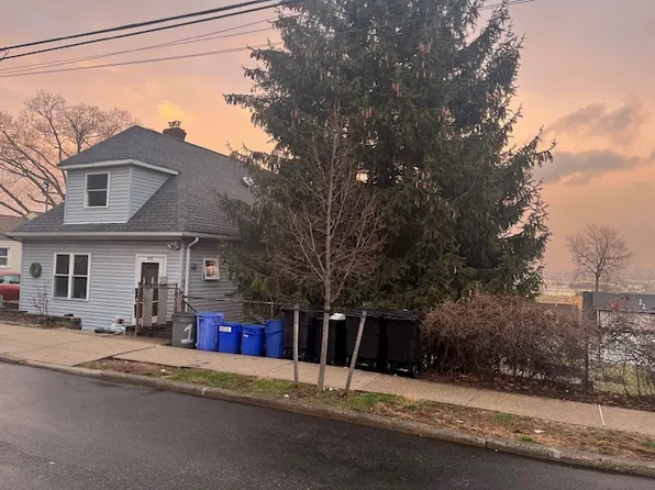 725 Hill St APT 4, Carlstadt, NJ 07072