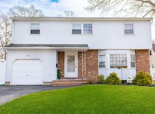 120 Erlanger Blvd, North Babylon, NY 11703