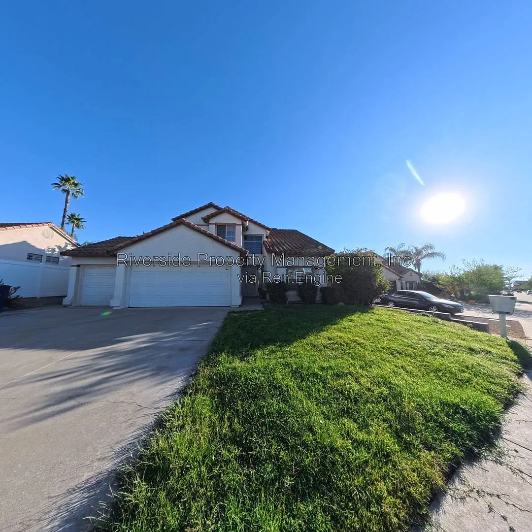 4 bed, 3.0 bath, 2155 sqft, $3,495 — Photo 3