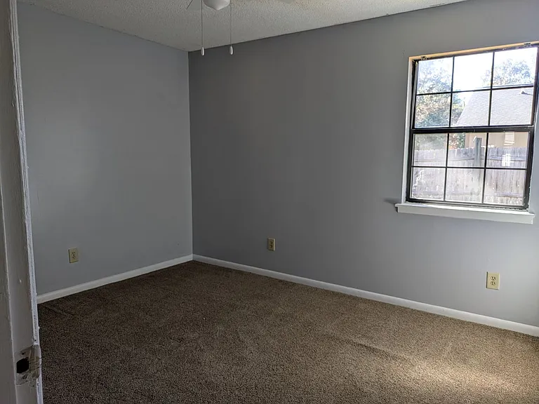 240 Tallulah Trl — Photo 15