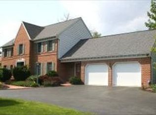 2613 Chestnut Valley Dr, Lancaster, PA