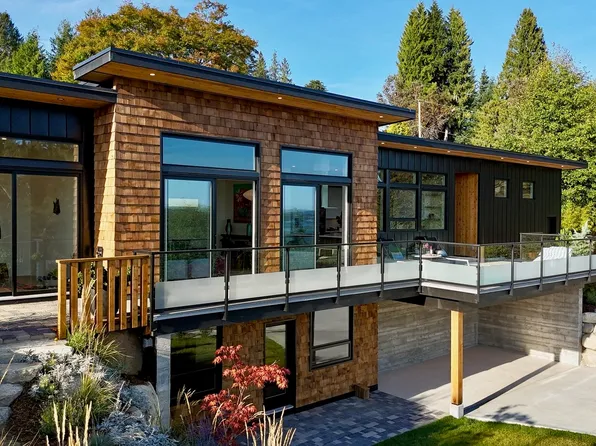 980 Gower Point Rd, Gibsons, BC V0N 1V0