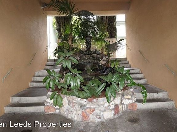 4th image of 334 S Hobart Blvd APT 04