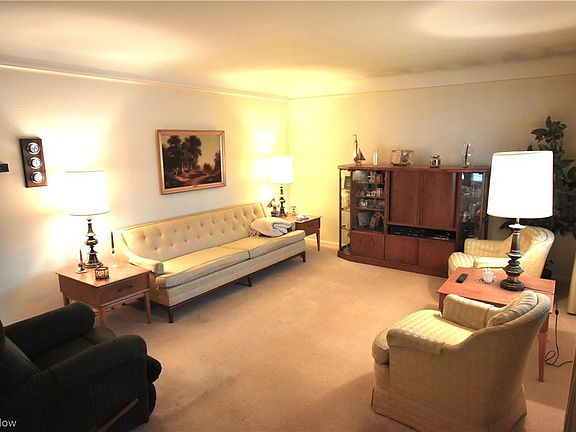 3rd image of 18402 Flamingo Ave