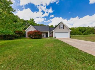 252 Brannon Dr, Hoschton, GA 30548