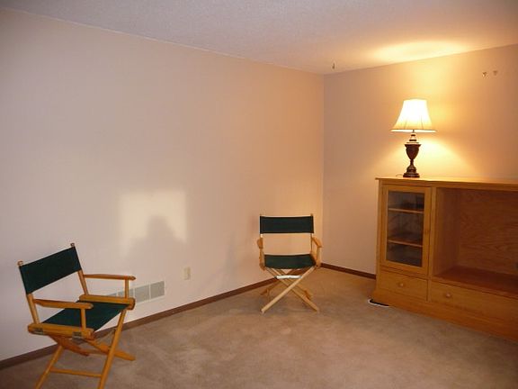 2nd image of 210 W 18th Ave