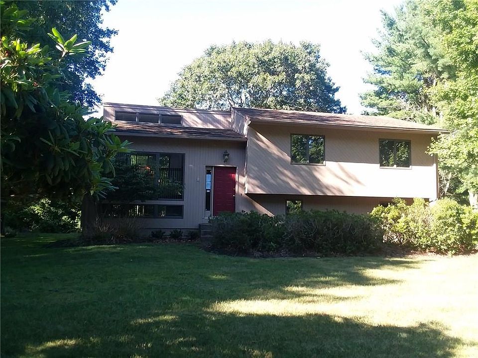 1st image of 40 W Bay Dr