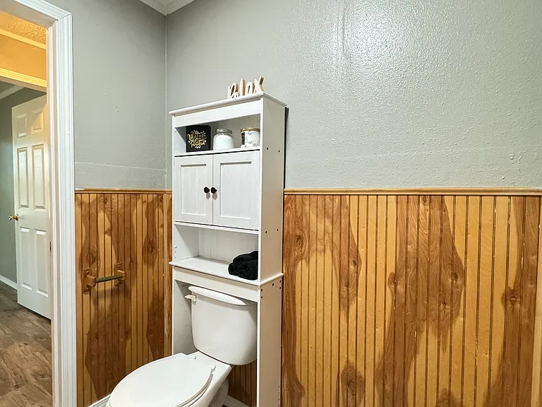 1240 E Walnut St — Photo 27