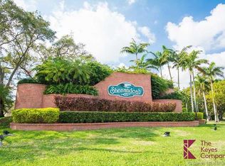13991 Langley Pl, Davie, FL 33325