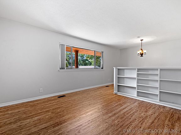 5th image of 3704 SE Velma Dr