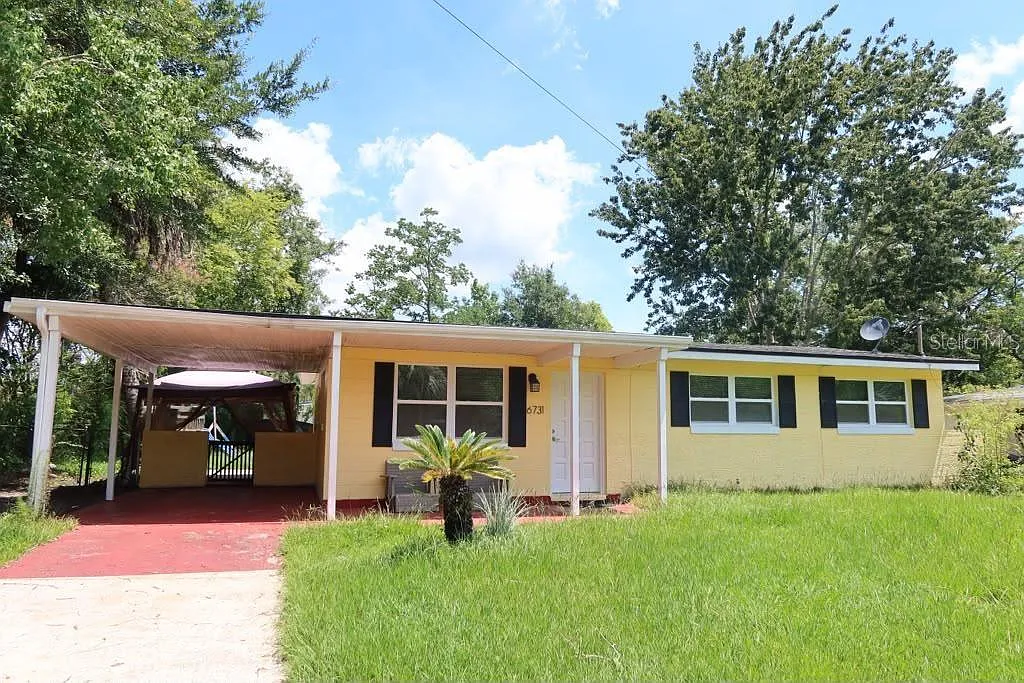 3 bed, 1.5 bath, 1040 sqft, $1,750 — Photo 1