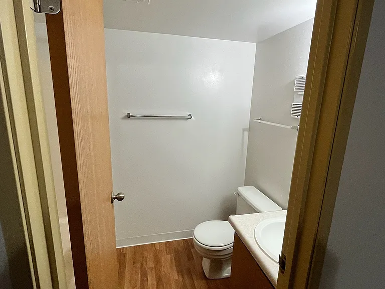 Charter Oaks Apartments — Photo 172