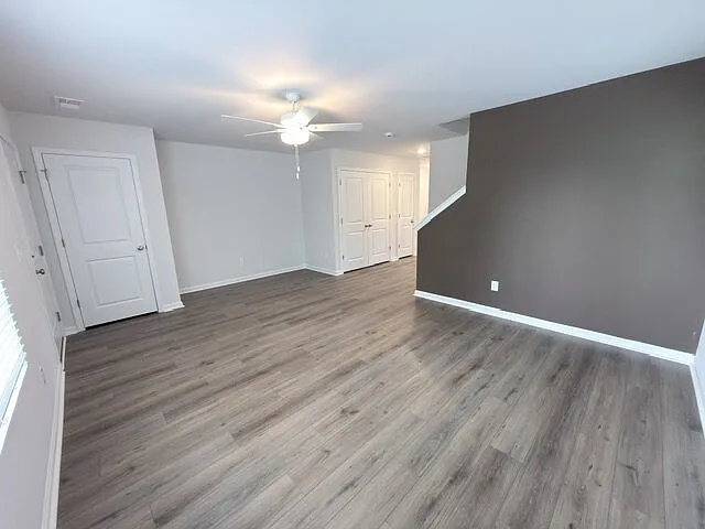 807 Coburg Ln — Photo 7