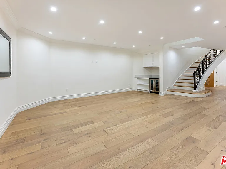 391 S Saltair Ave — Photo 26