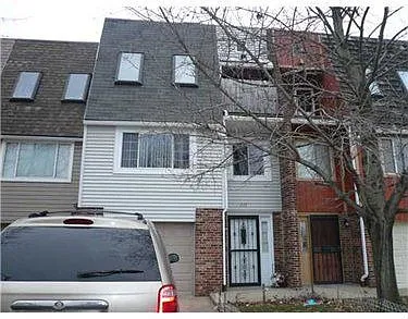 6465 Centre Ave photo 1