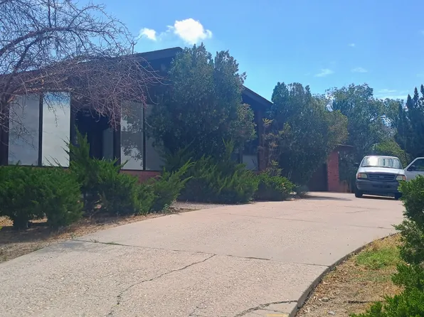 1004 Warm Sands Dr SE, Albuquerque, NM 87123