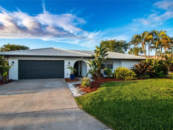 2049 Michigan Ave NE, Saint Petersburg, FL 33703