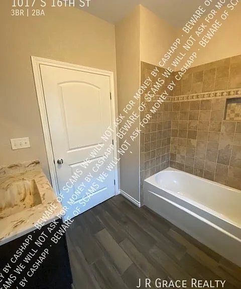 1017 S 16th St — Photo 17