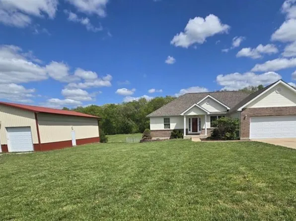 1036 Ridgewood Farms Rd, Farmington, MO 63640
