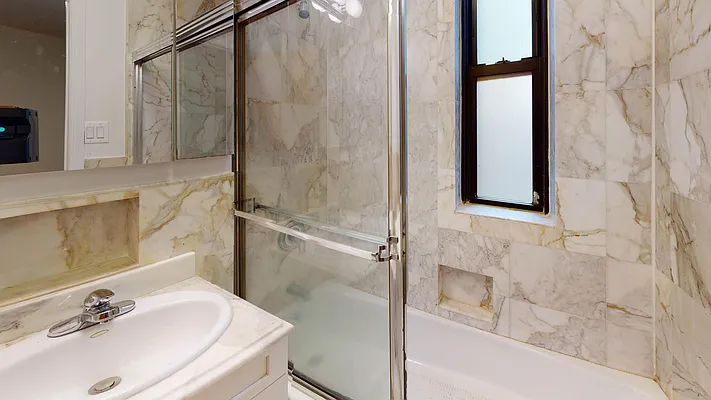 Rented by Bond New York | media 6