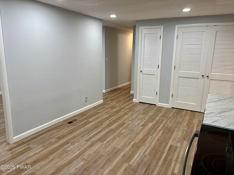 108 Spruce Dr — Photo 5