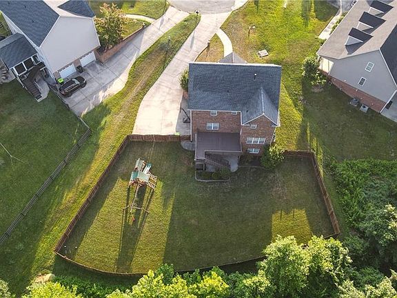 3rd image of 6902 Prairie Grove Dr