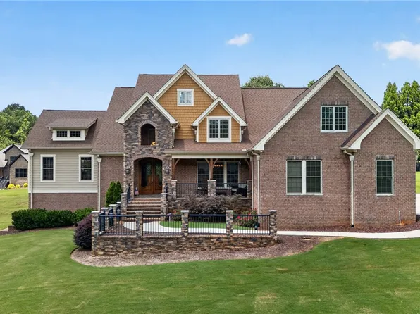 204 Willow Wind Ct, Easley, SC 29642