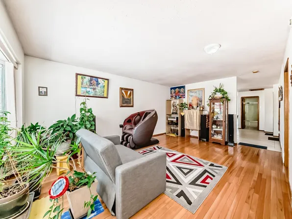 11913 80th St NW, Edmonton, AB T5B 2N8