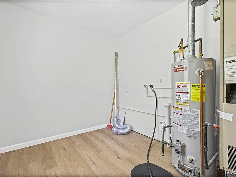 404 Spring Meadows Dr — Photo 34