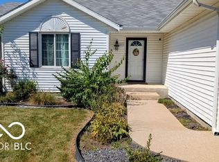 402 Maryland St, Parker City, IN 47368