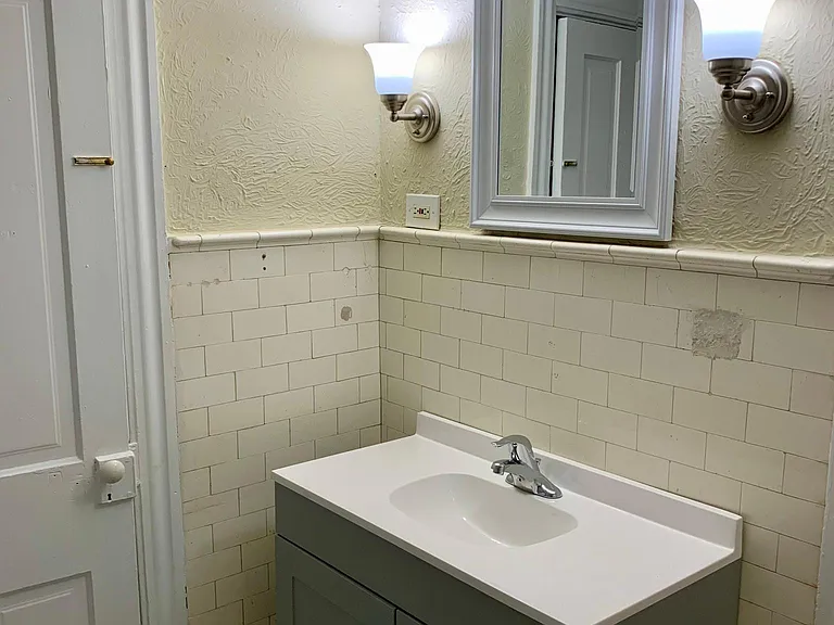 514 W Orange St #2 — Photo 5