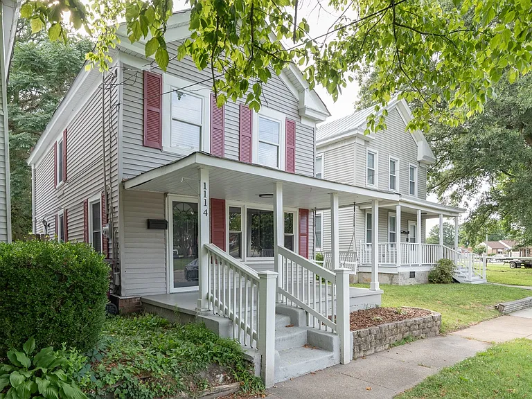 1114 Hoover Ave — Photo 2