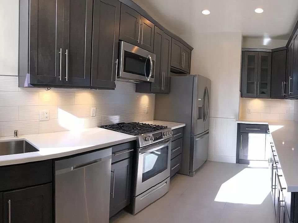 1st image of 1424 Waller St #1420
