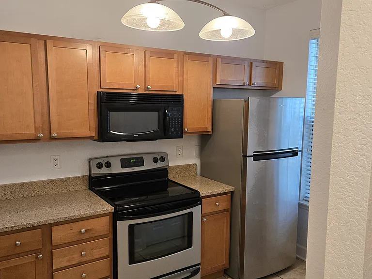 2508 SW 35th Pl — Photo 7