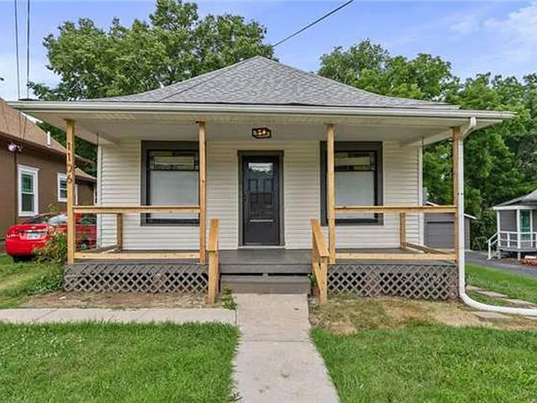 1106 N Osage St — Photo 1