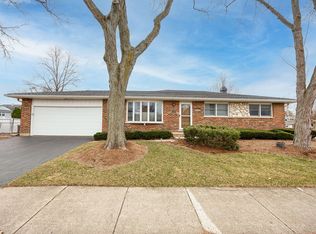 494 Flint Trl, Carol Stream, IL
