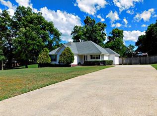 38 Laura Ln, Deatsville, AL 36022