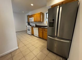 534 S 11th St #F, Newark, NJ 07103