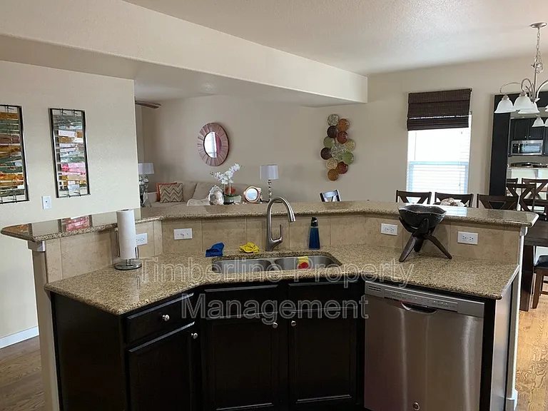 6421 Vickie Ln — Photo 5