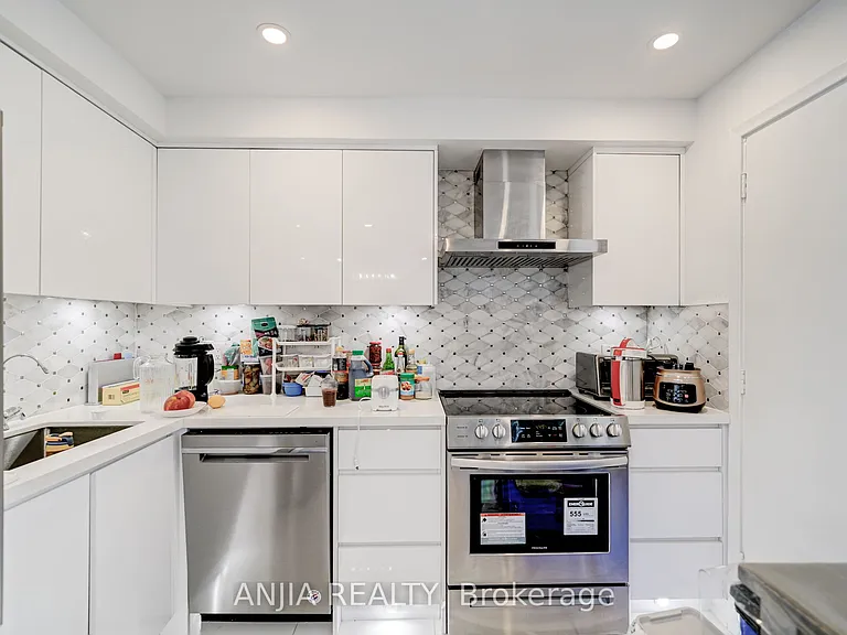 203 Norfolk Ave #MAIN FL — Photo 31