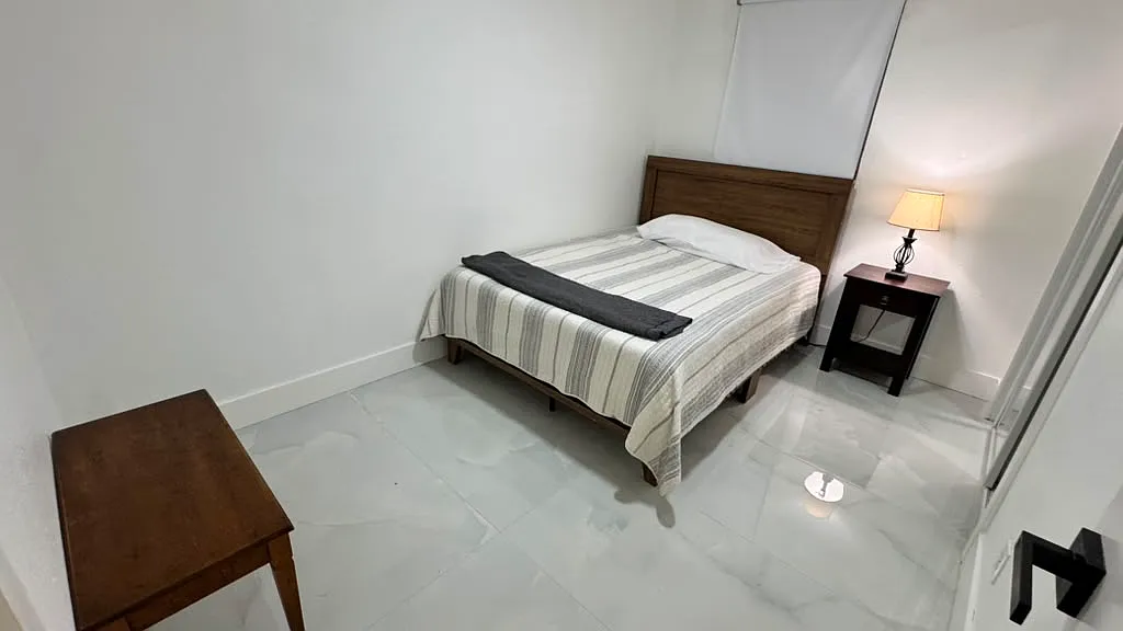 2 bed, 950 sqft, $2,000 — Photo 2